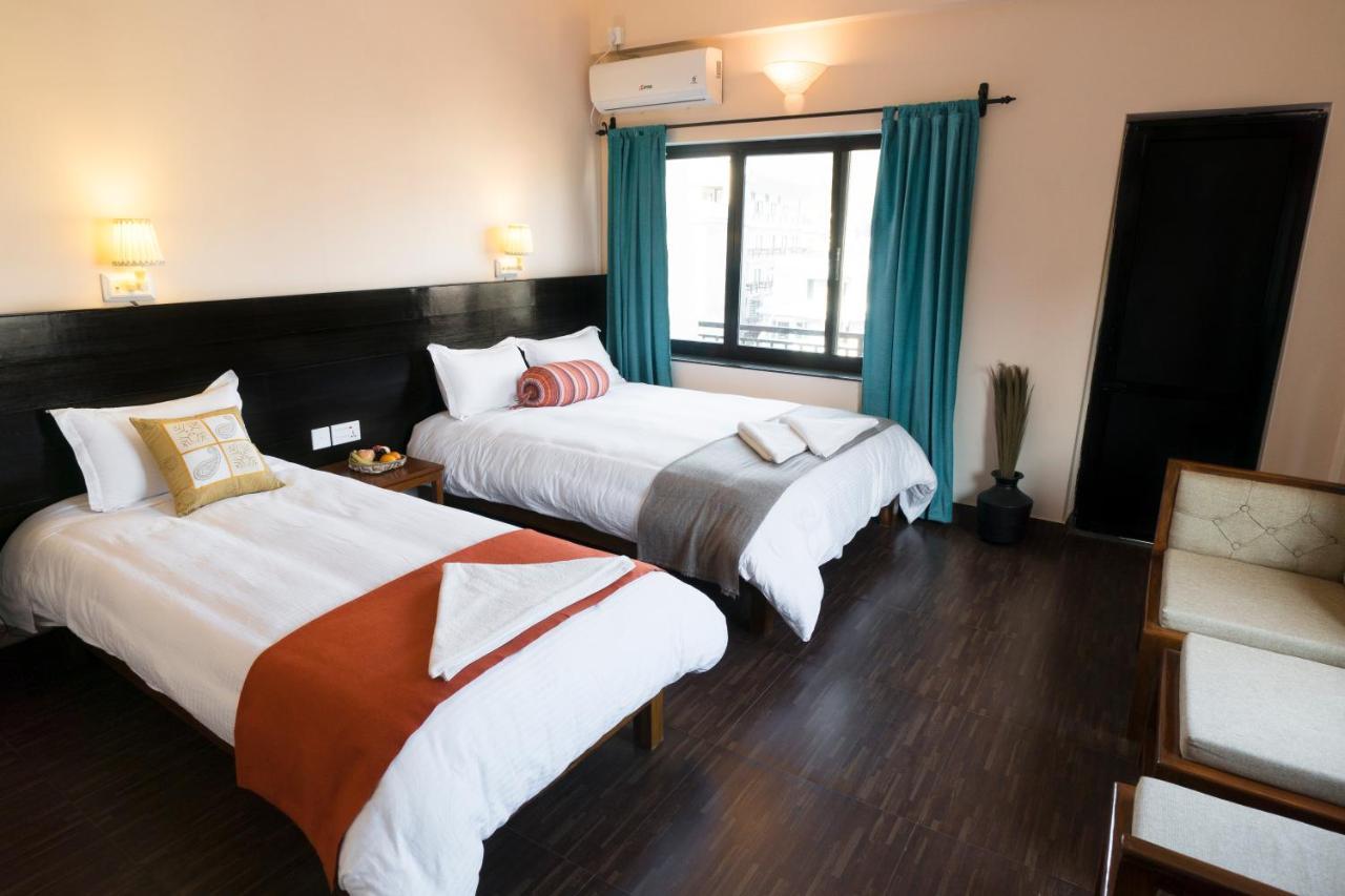 Hotel Karuna Похара Екстериор снимка