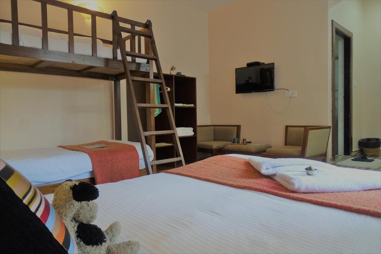 Hotel Karuna Похара Екстериор снимка