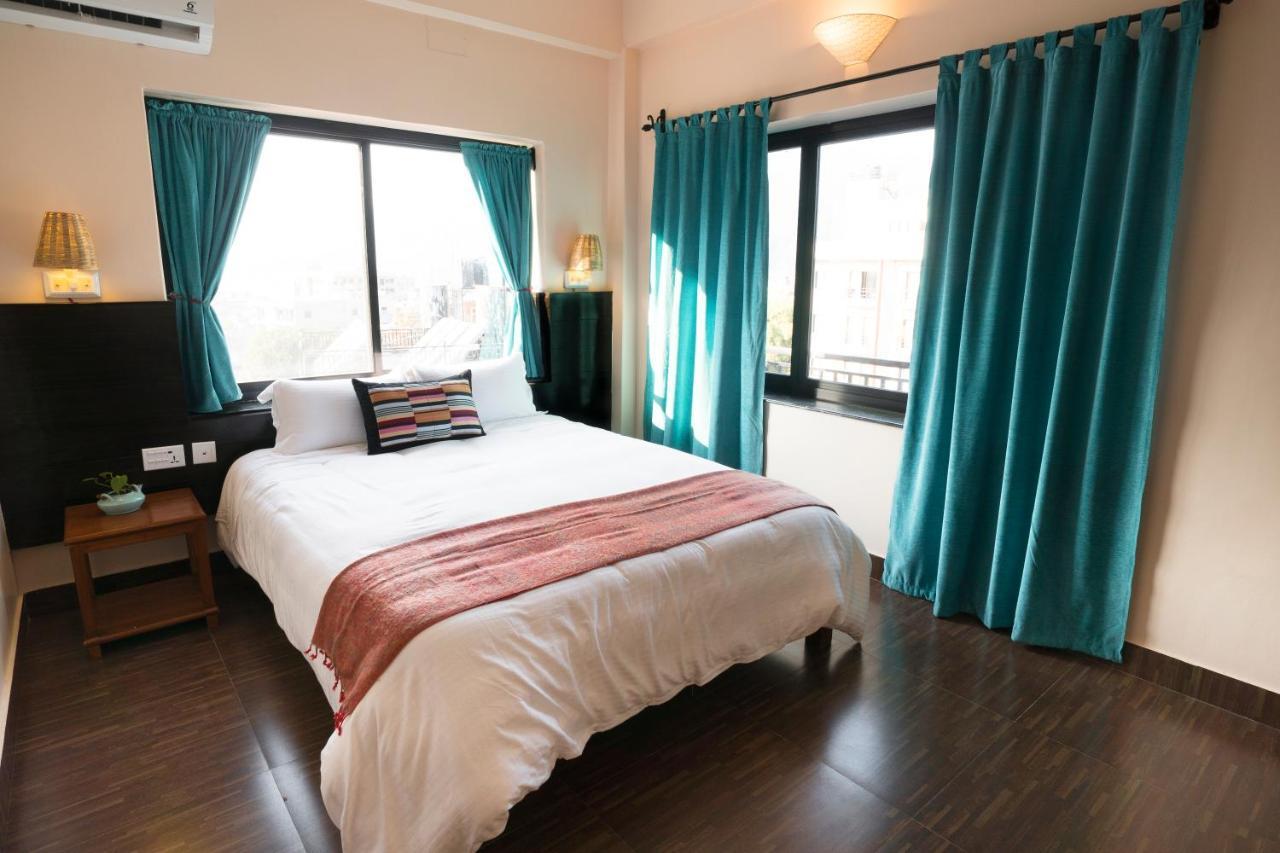 Hotel Karuna Похара Екстериор снимка