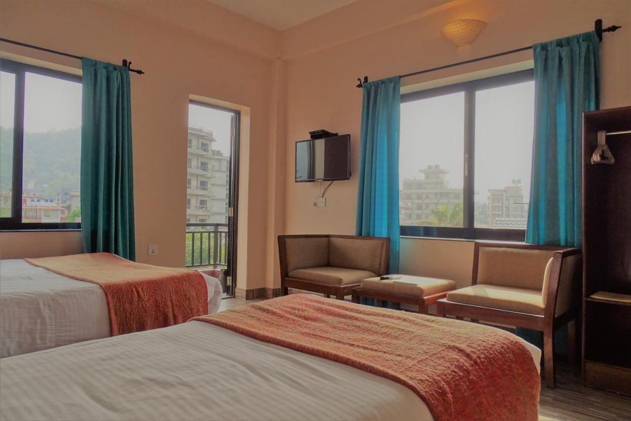 Hotel Karuna Похара Екстериор снимка