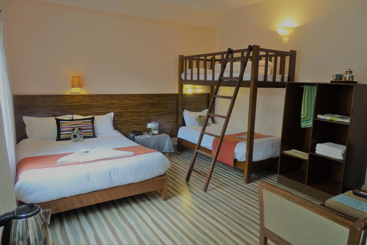 Hotel Karuna Похара Екстериор снимка