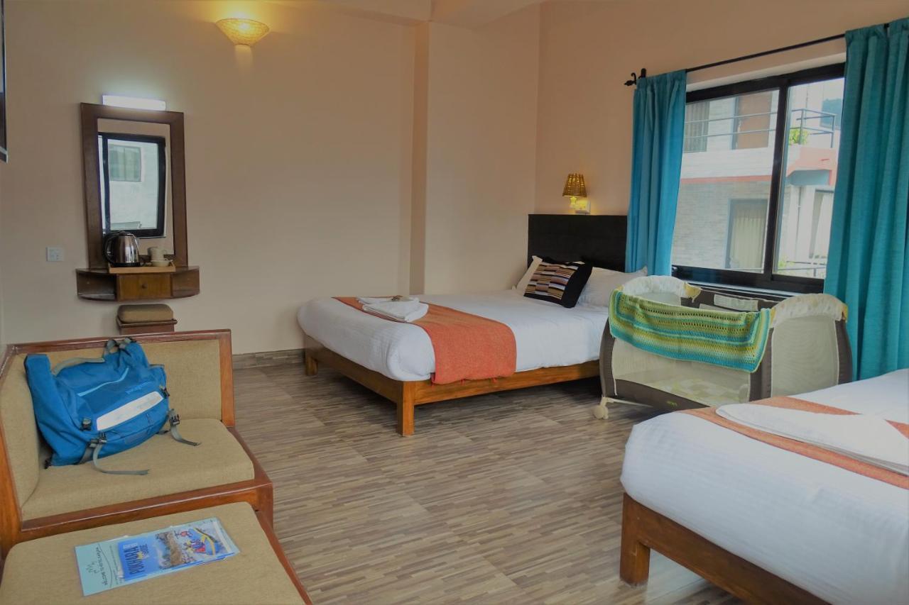 Hotel Karuna Похара Екстериор снимка