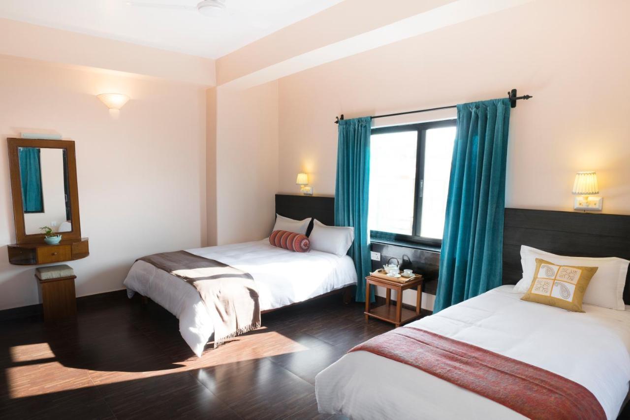 Hotel Karuna Похара Екстериор снимка